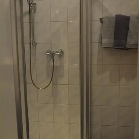 Haus Hoering ديتن ام هوكونغ